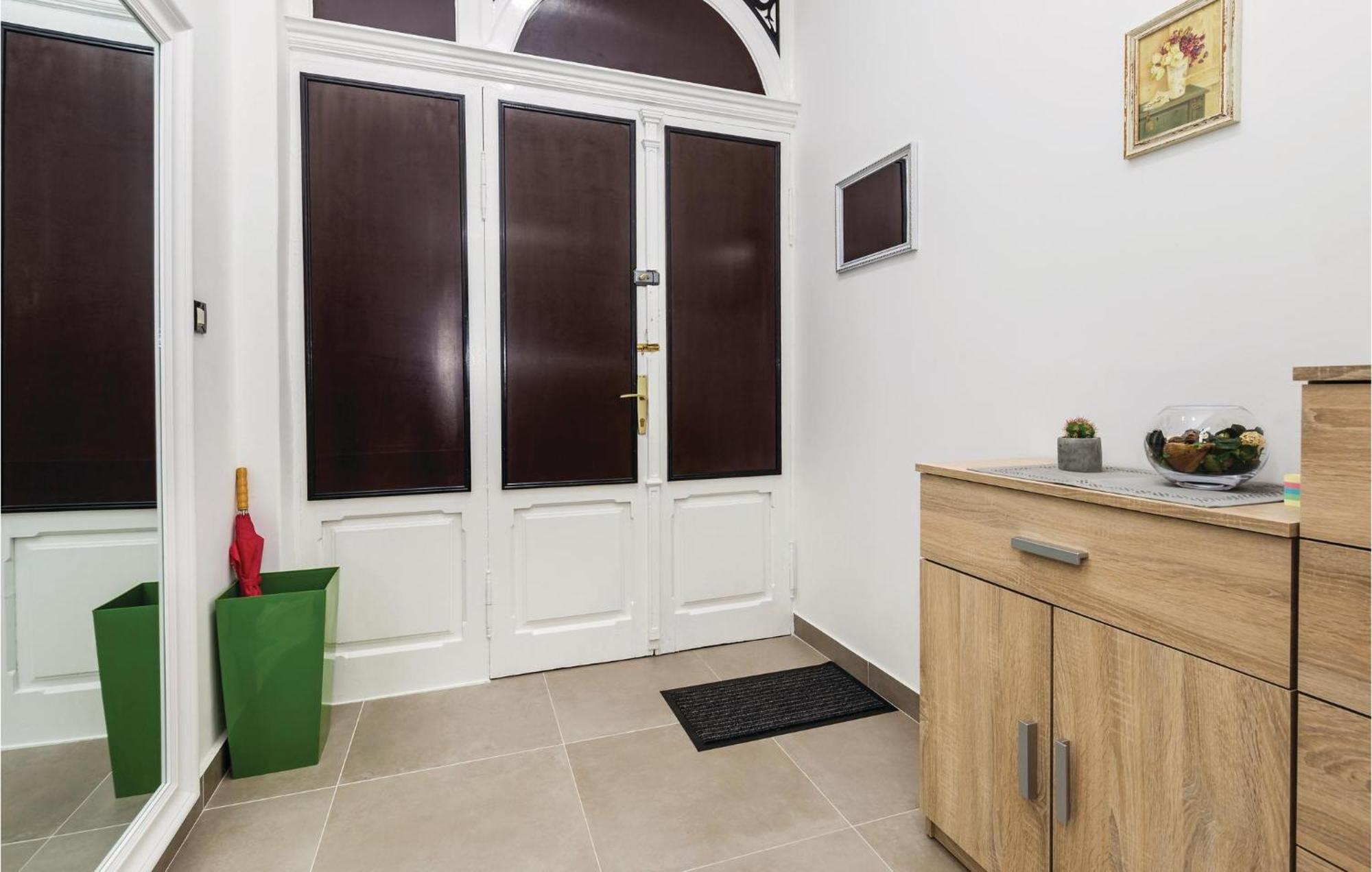 Amazing Apartment In Rijeka With Wifi Ngoại thất bức ảnh