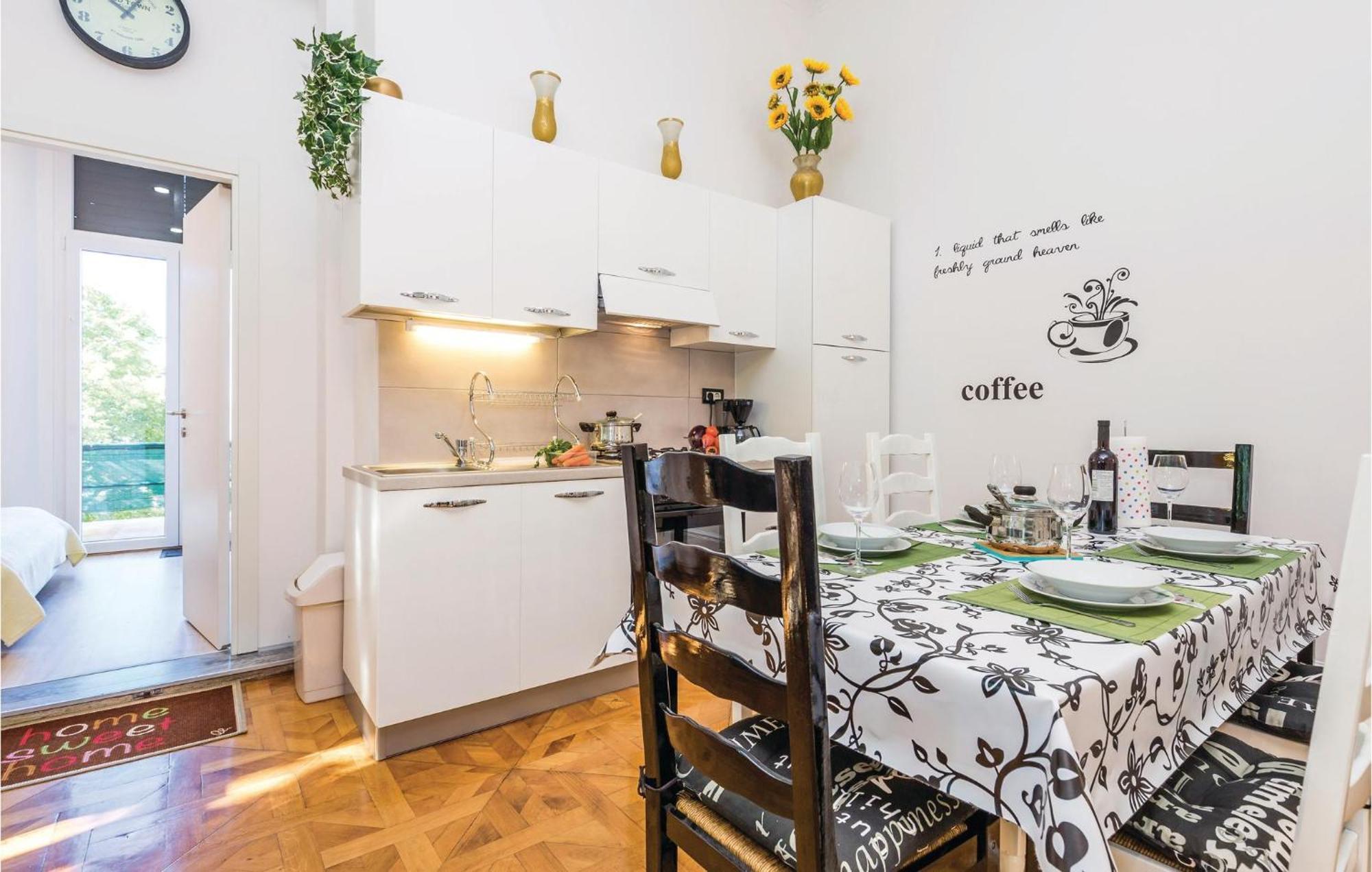 Amazing Apartment In Rijeka With Wifi Ngoại thất bức ảnh