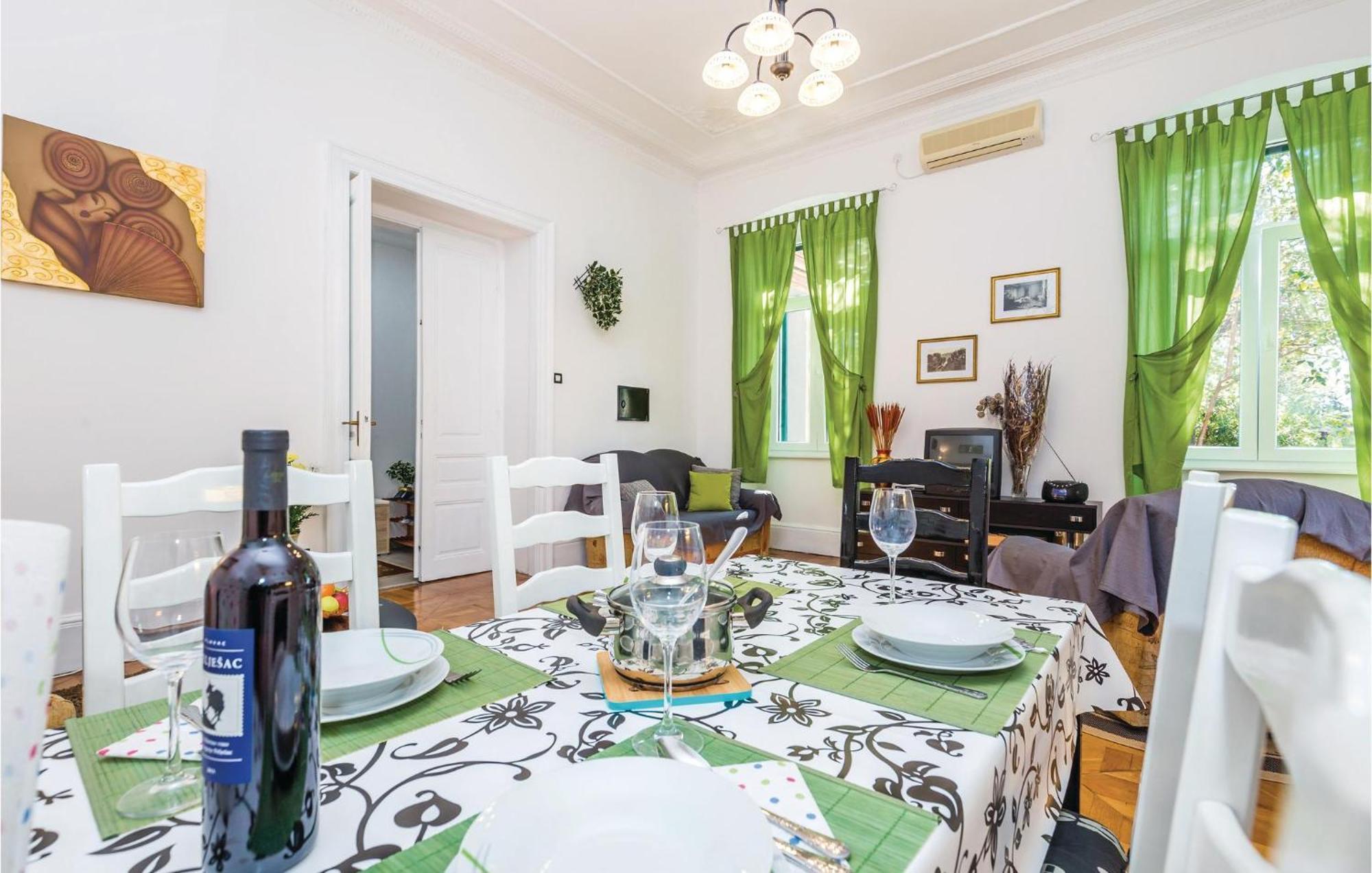 Amazing Apartment In Rijeka With Wifi Ngoại thất bức ảnh